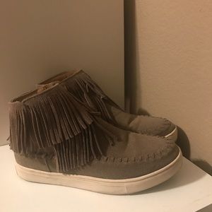 MOSSIMO fringe sneakers